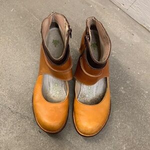 El naturalists block heel genuine leather Mary Jane’s